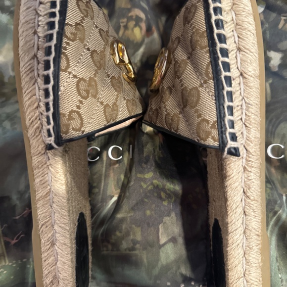Gucci Brown Sandals with Gold Logo - Picture 5 of 7